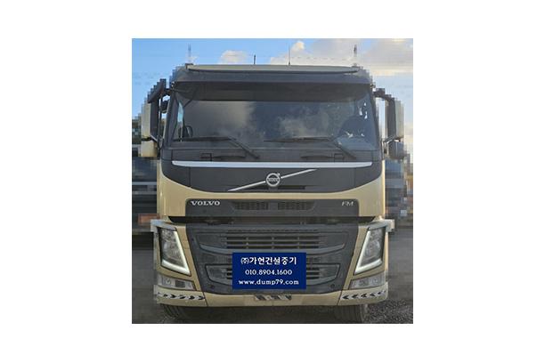 Gold VOLVO 500