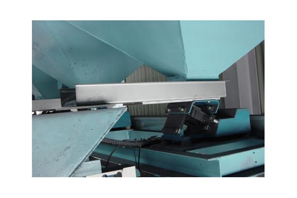 MAGNET FEEDER