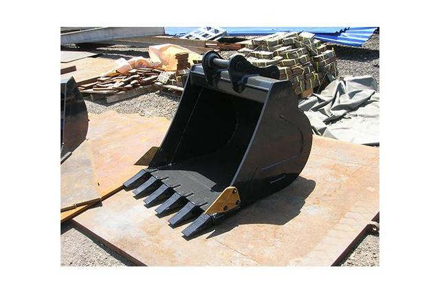 04 Bucket