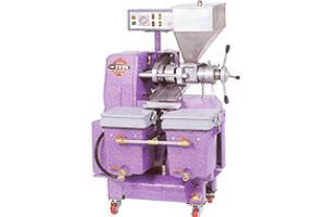 Screw Typed Oil Pressing Machine