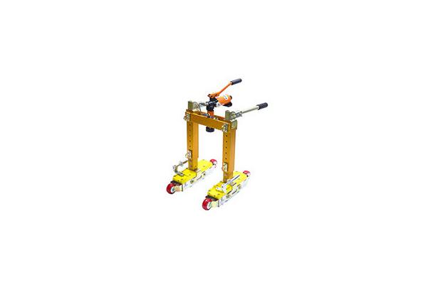 Stiff Jacks (Hydraulic jack type)
