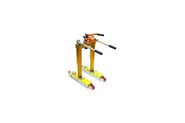 Stiff Jacks (Hydraulic jack type)