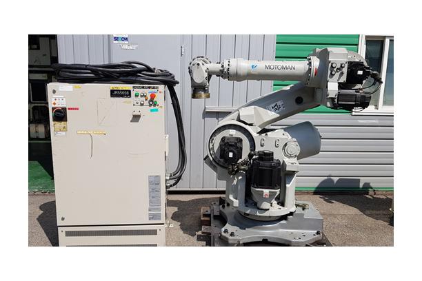 YASKAWA 165kg Yaskawa Robot (UP165) (Model Year 2000)