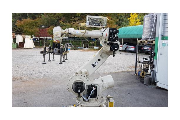 YASKAWA 165kg Yaskawa Robot (Model Year 2006)