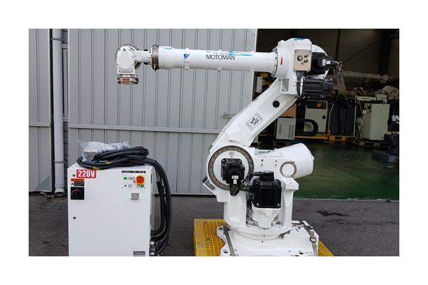 YASKAWA 100kg Long Arm Robot (Model Year 2006)
