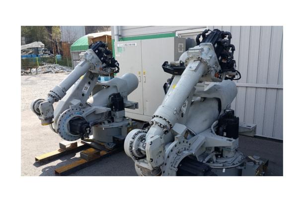YASKAWA 165kg Handling Robot (Model Year 2004)