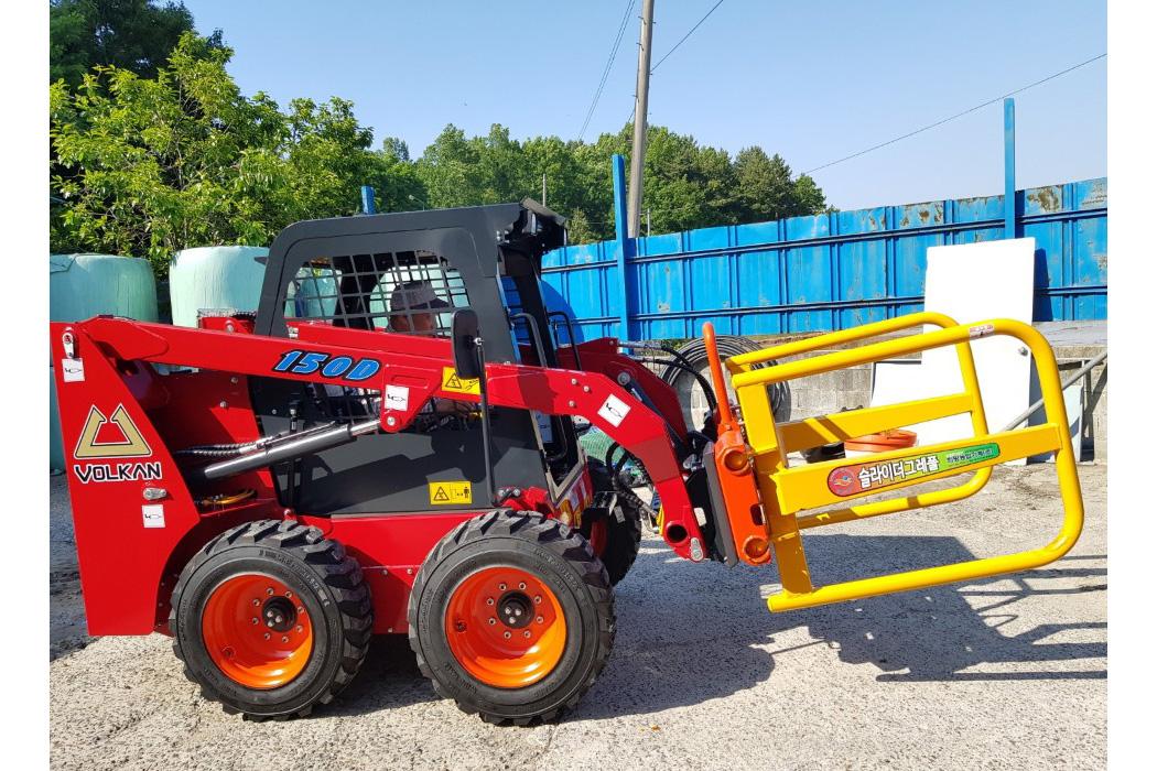 SKID LOADER