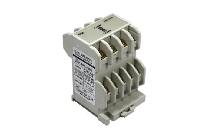 Reverse phase protection relay