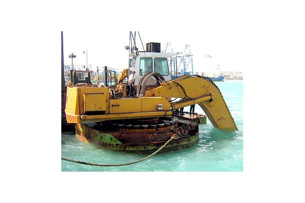 Backhoe Dredger