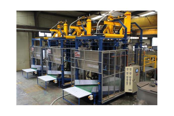 European-Type Molding Machine