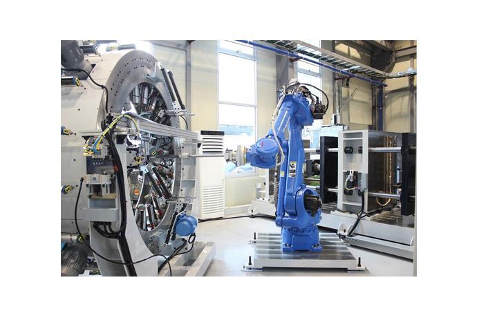 Radial Braiding Machine for Advanced Composite Preform