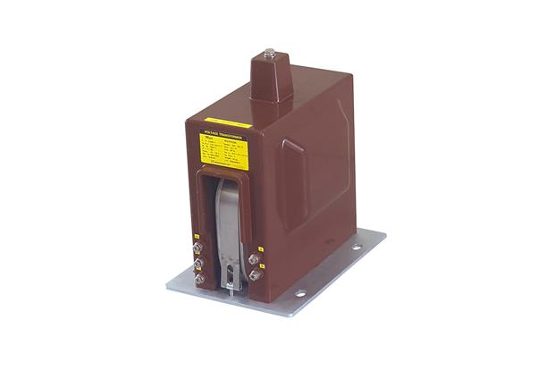 Eathed type Voltage Trans